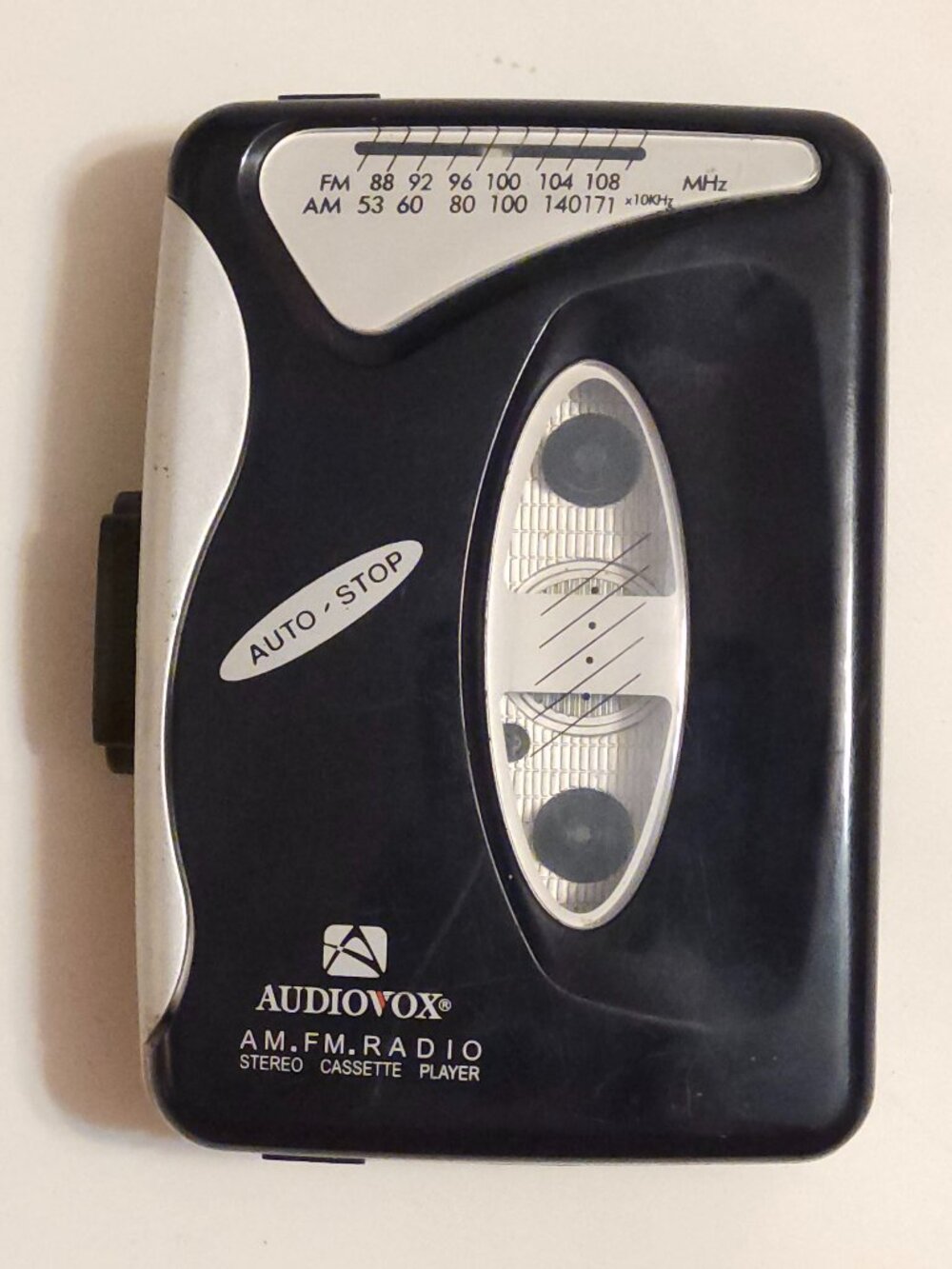 vintage Audiovox AM/FM Stereo Cassette Player Walkman-style Portable NAVY